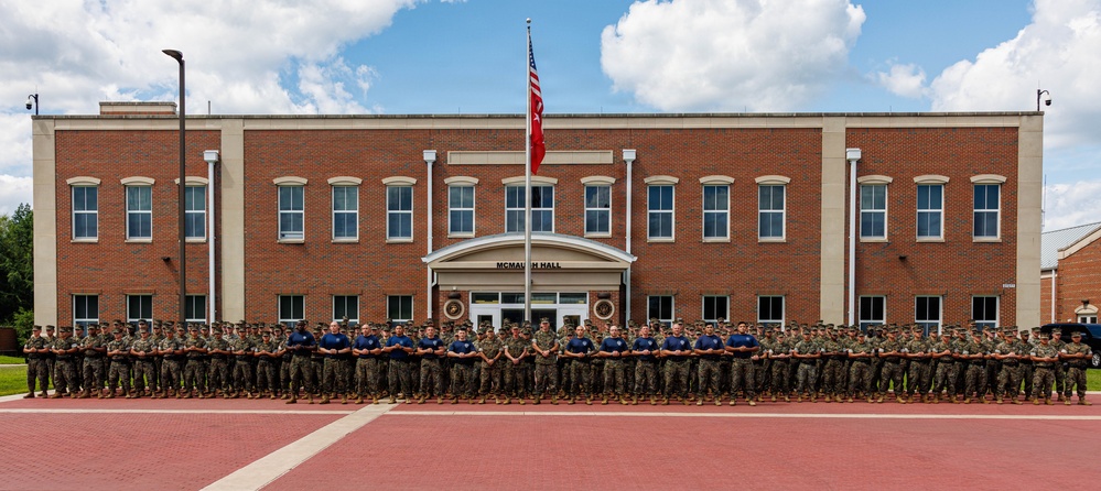 Commandant of the Marine Corps visits MCESG