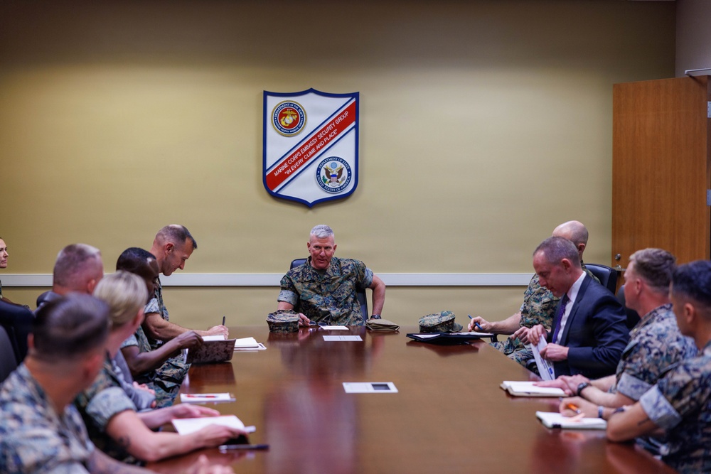 Commandant of the Marine Corps visits MCESG