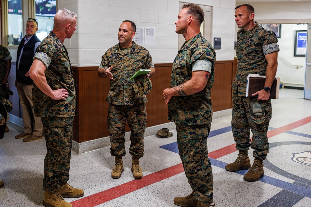 Commandant of the Marine Corps visits MCESG