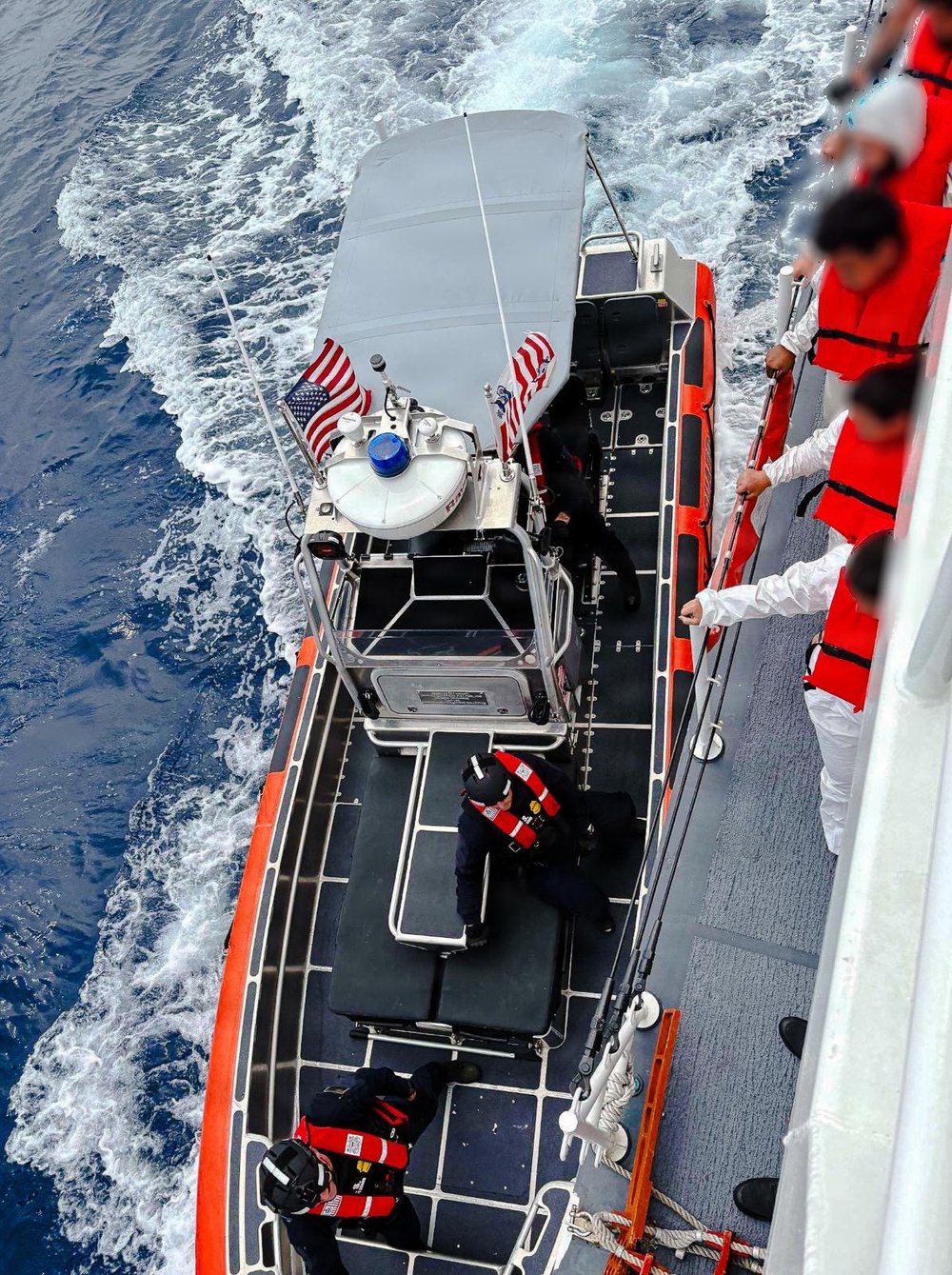 Coast Guard transfers 15 aliens to The Bahamas