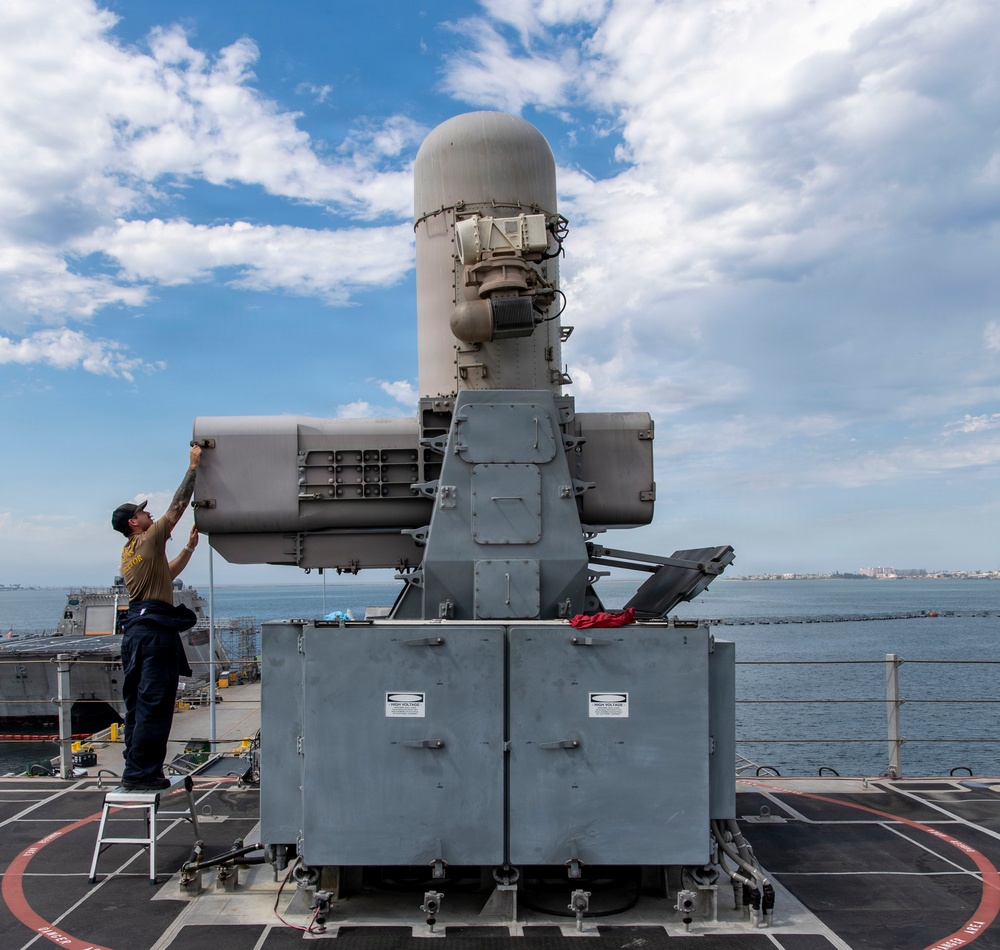 USS Oakland Conducts Post-Fire Maintenance