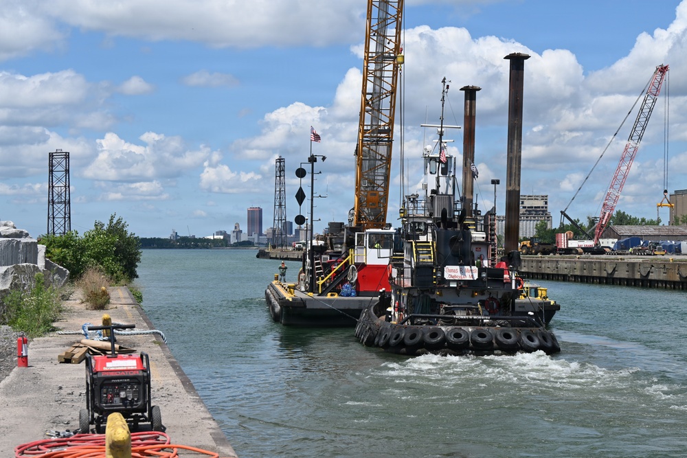 New USACE Buffalo District Commander Tours Buffalo Harbor