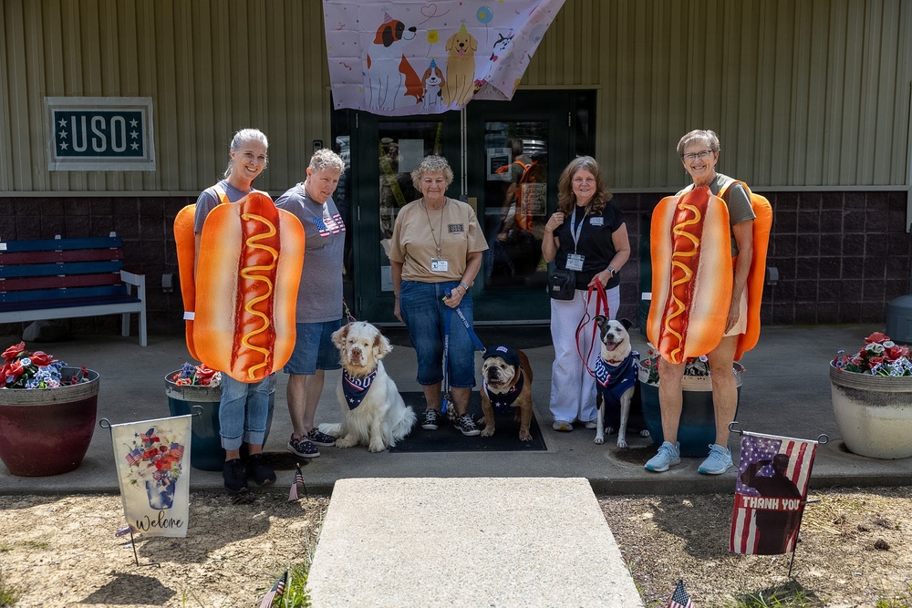 Fort Indiantown Gap USO hosts 'Cookout With a Canine'