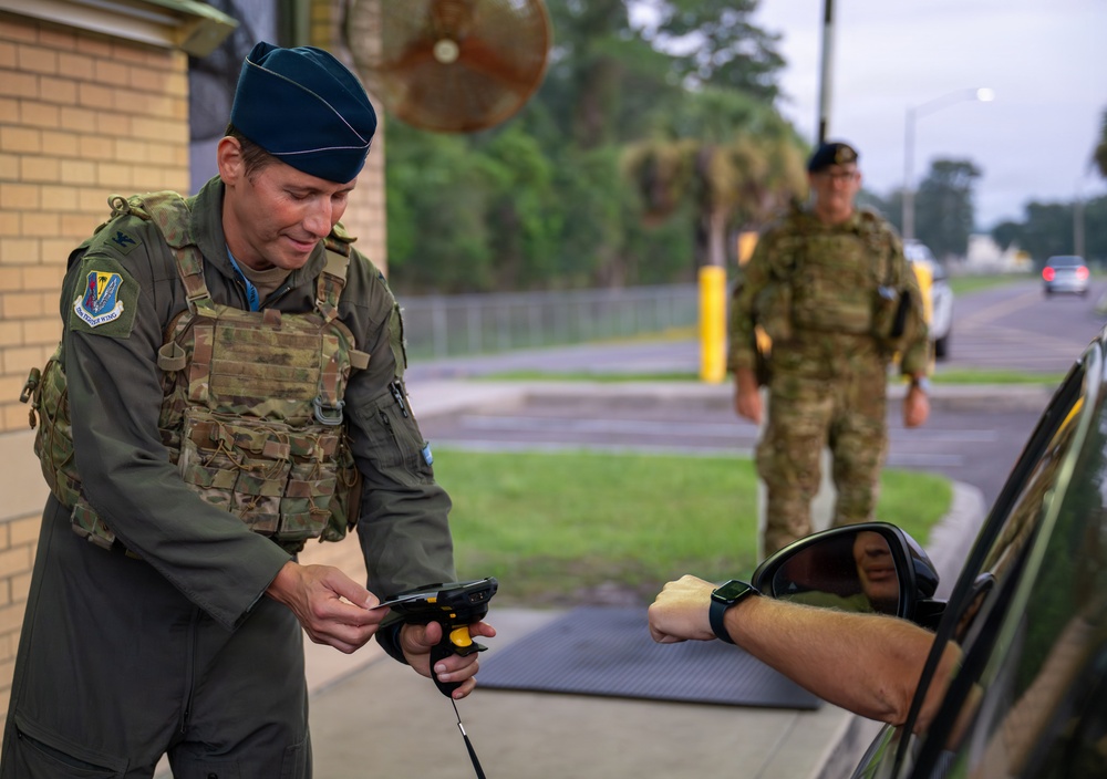 125th Fighter Wing Commander Greets Wing Members at the Gate