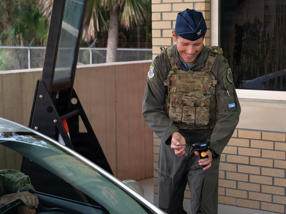 125th Fighter Wing Commander Greets Wing Members at the Gate