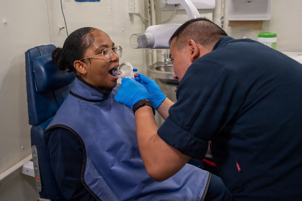 Ronald Reagan Sailors Visit Dental