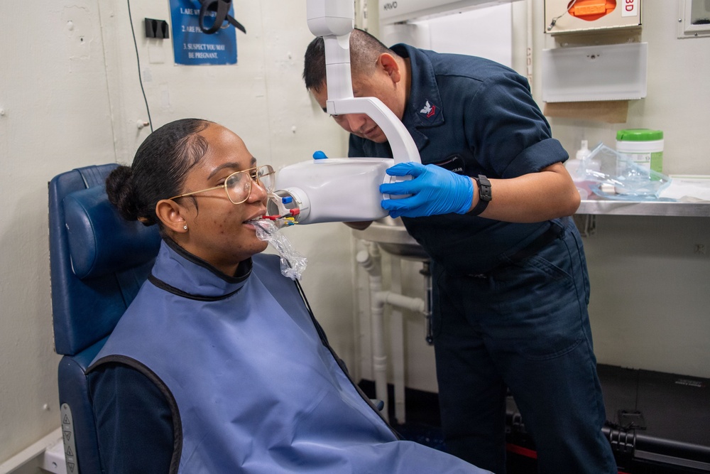 Ronald Reagan Sailors Visit Dental