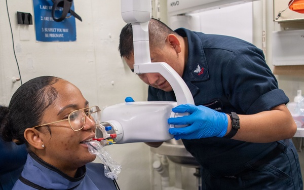 Ronald Reagan Sailors Visit Dental