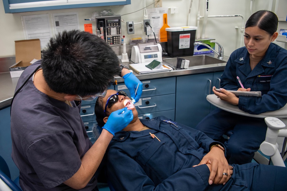 Ronald Reagan Sailors Visit Dental
