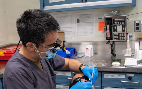 Ronald Reagan Sailors Visit Dental