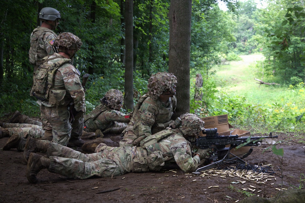 Soldiers from 2nd Battalion, 22nd Infantry Regiment, 1st Brigade Combat Team, 10th Mountain Division (LI) Live Fire