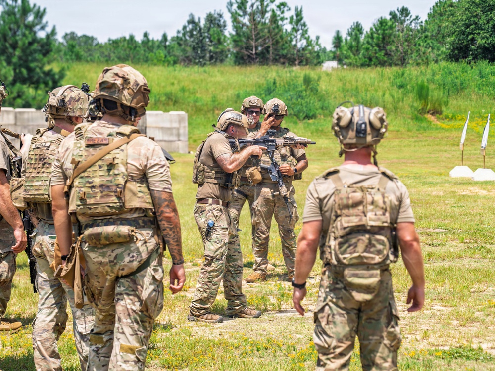 3rd SFG(A) conducts Foreign Internal Defense training during training exercise with 82nd Airborne Division