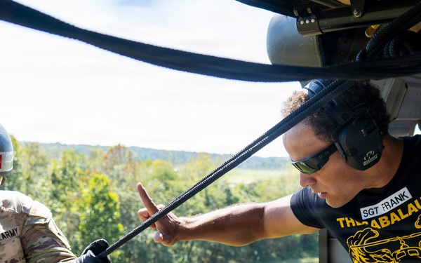101st Airborne Division Soldiers Conduct Air Assault School Training at Fort Campbell