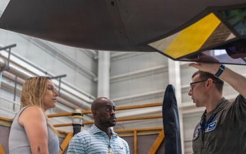 Sen. Scott Staffer Visit VMFAT-501