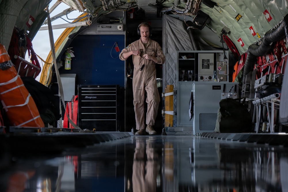 KC-135 supports F-16 refueling operation in CENTCOM
