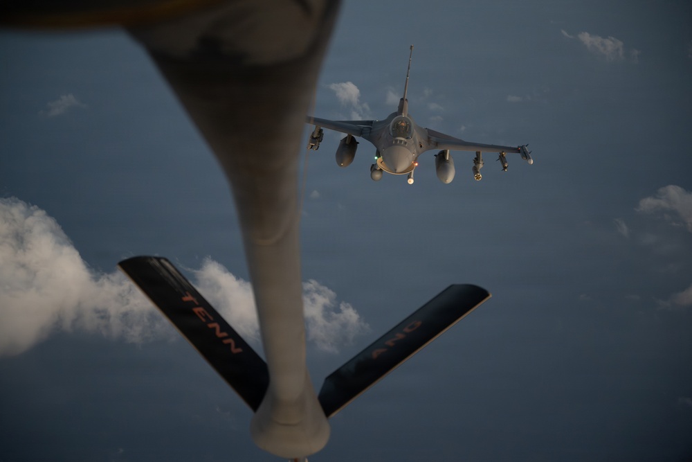 KC-135 supports F-16 refueling operation in CENTCOM