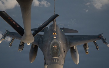 KC-135 supports F-16 refueling operation in CENTCOM