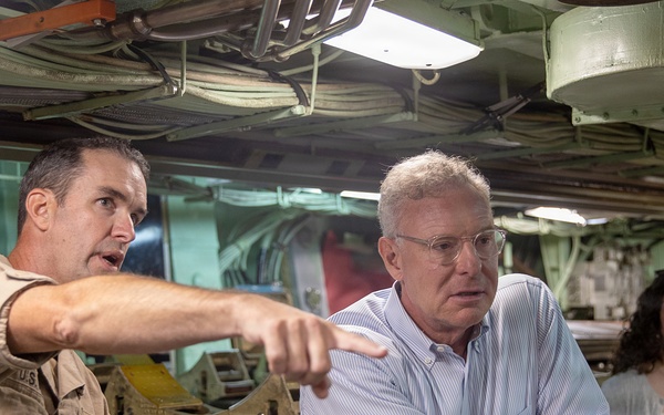 Congressman Scott Peters Visits USS Springfield (SSN 761)