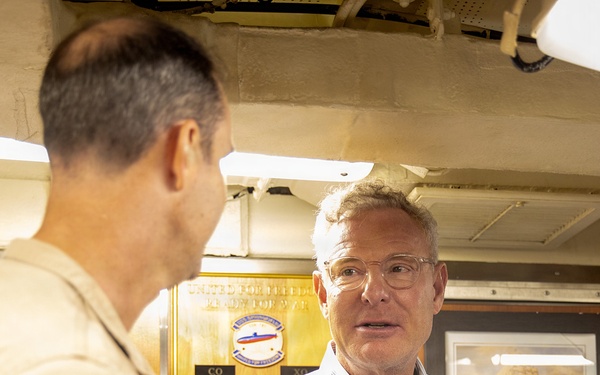 Congressman Scott Peters Visits USS Springfield (SSN 761)