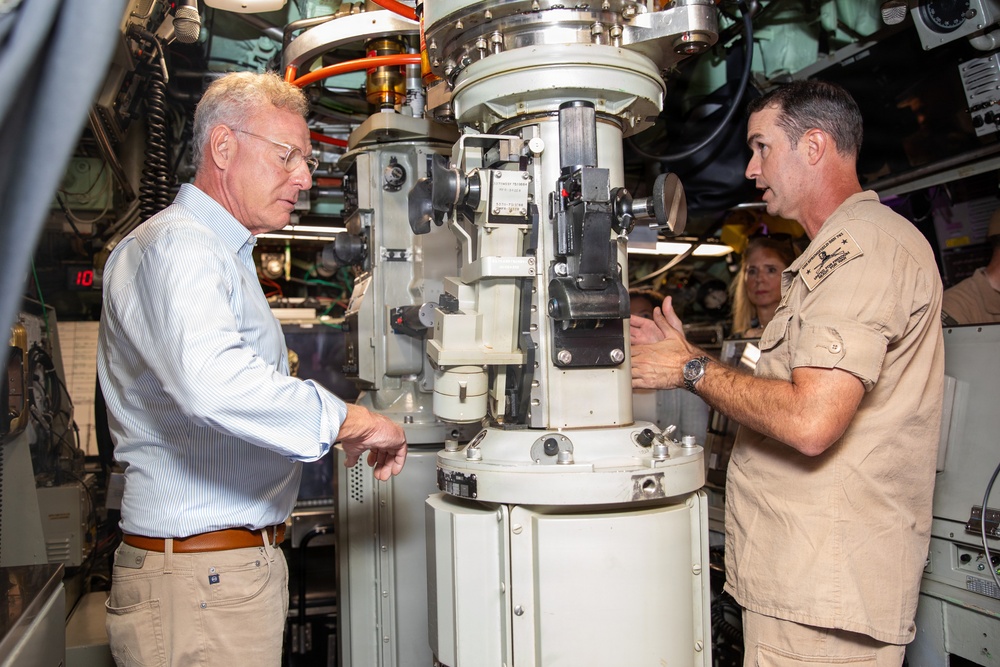 Congressman Scott Peters Visits USS Springfield (SSN 761)