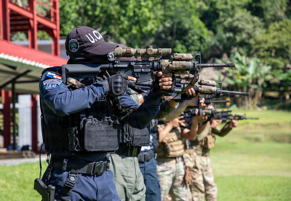 824th Base Defense Squadron Trains with Panamanian Partners in Weapon Systems