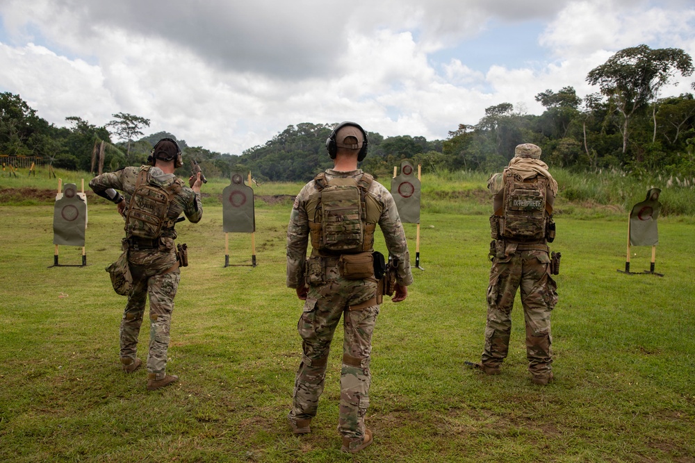 824th Base Defense Squadron Trains with Panamanian Partners in Weapon Systems