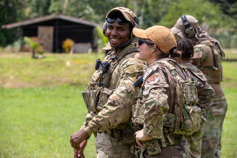 824th Base Defense Squadron Trains with Panamanian Partners in Weapon Systems