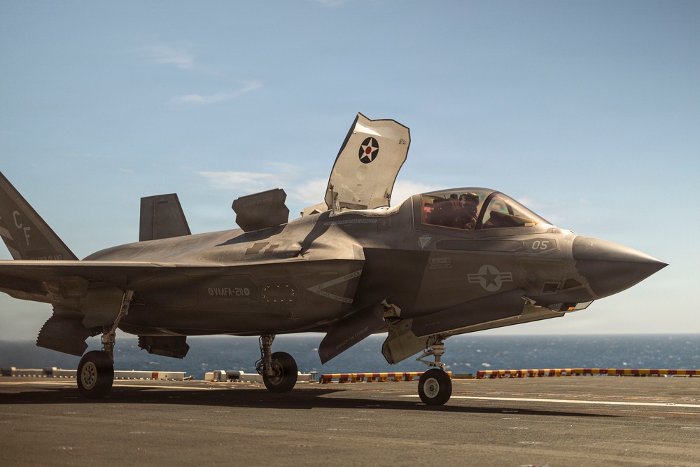 13th MEU | VMFA-211 Conducts Carrier Qualifications Aboard USS Makin Island