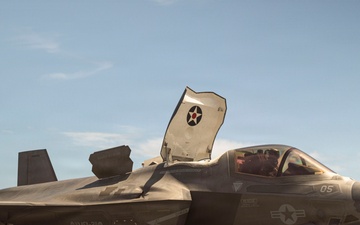 13th MEU | VMFA-211 Conducts Carrier Qualifications Aboard USS Makin Island