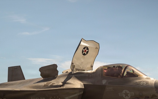 13th MEU | VMFA-211 Conducts Carrier Qualifications Aboard USS Makin Island