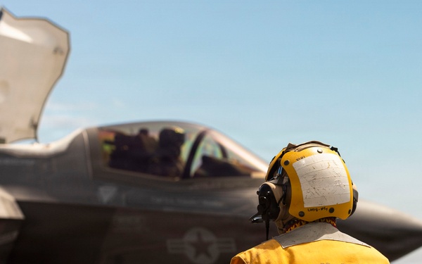13th MEU | VMFA-211 Conducts Carrier Qualifications Aboard USS Makin Island