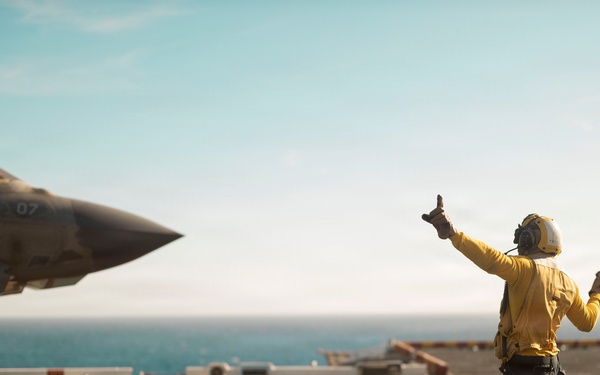 13th MEU | VMFA-211 Conducts Carrier Qualifications Aboard USS Makin Island