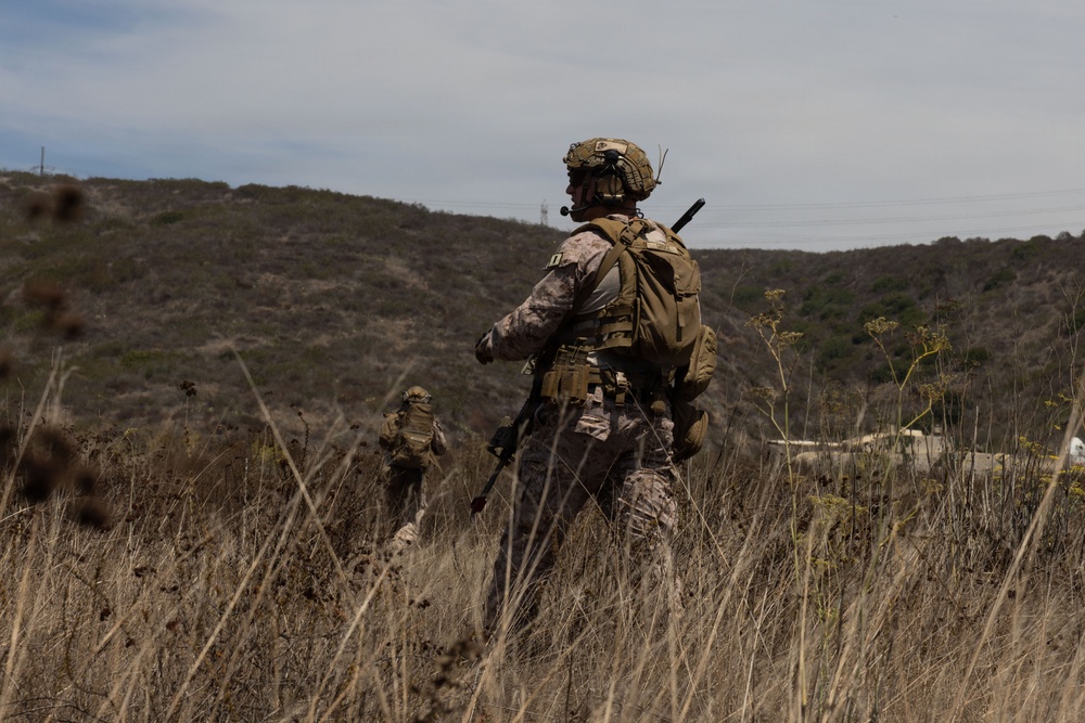 13th MEU | Marines Conduct a Tactical Recovery of Aircraft and Personnel Training
