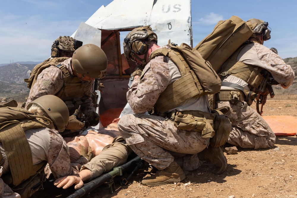13th MEU | Marines Conduct a Tactical Recovery of Aircraft and Personnel Training