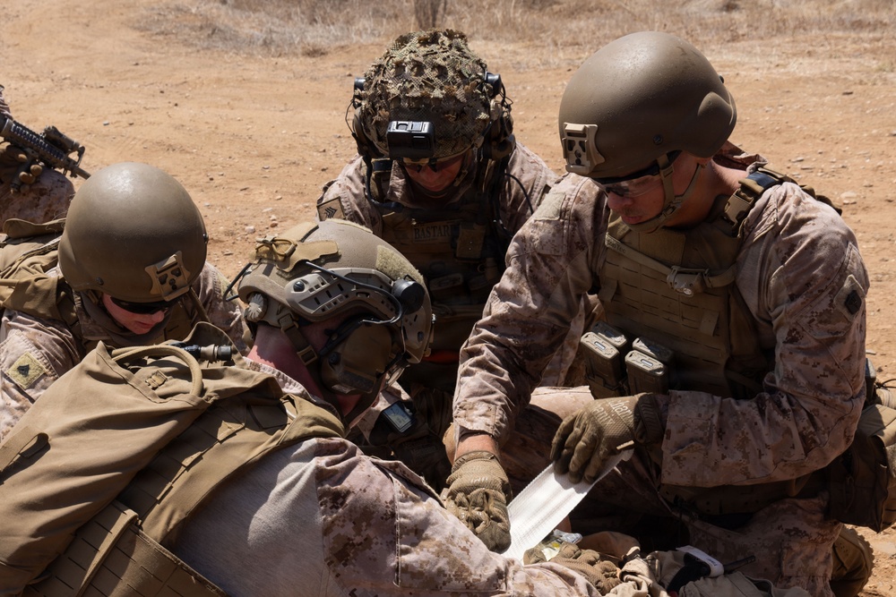 13th MEU | Marines Conduct a Tactical Recovery of Aircraft and Personnel Training