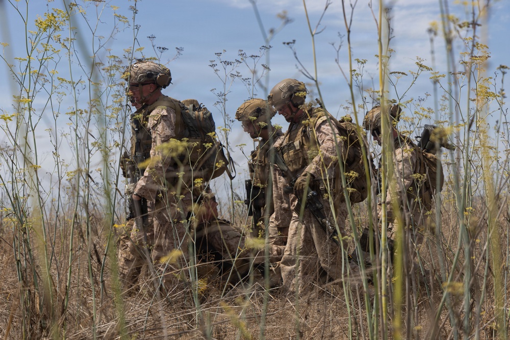 13th MEU | Marines Conduct a Tactical Recovery of Aircraft and Personnel Training