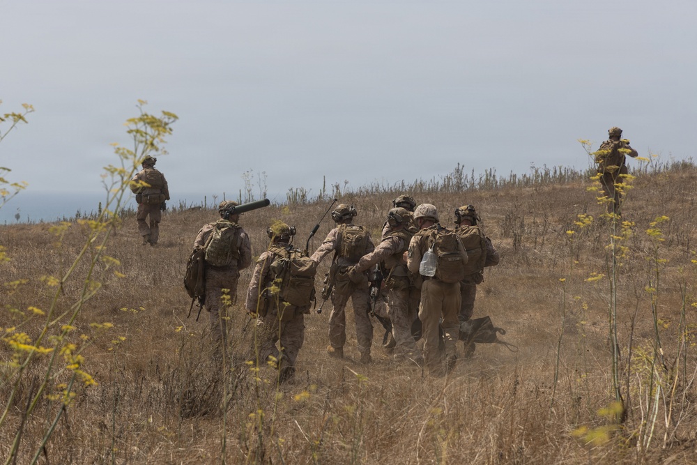 13th MEU | Marines Conduct a Tactical Recovery of Aircraft and Personnel Training