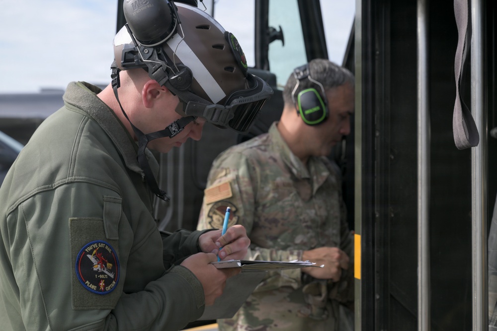 Joint forces fuel U.S. Marine F-35 Lighting II aircraft for RED Flag-Alaska 26-3