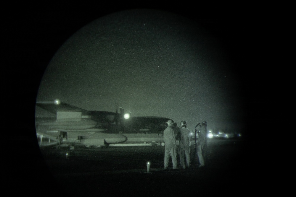 VMGR-152 executes aviation delivered ground refueling training with 160th SOAR