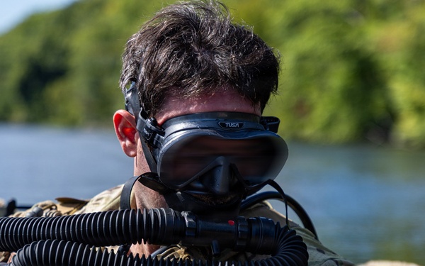 5th Special Forces Group Conducts Dive Training at Camp Buckner