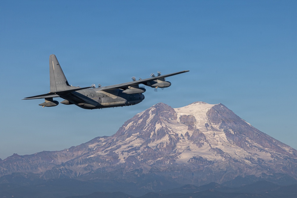 VMGR-152, 252, aerial refuels 160th SOAR during Evergreen 26
