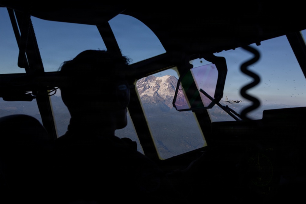 VMGR-152, 252, aerial refuels 160th SOAR during Evergreen 26