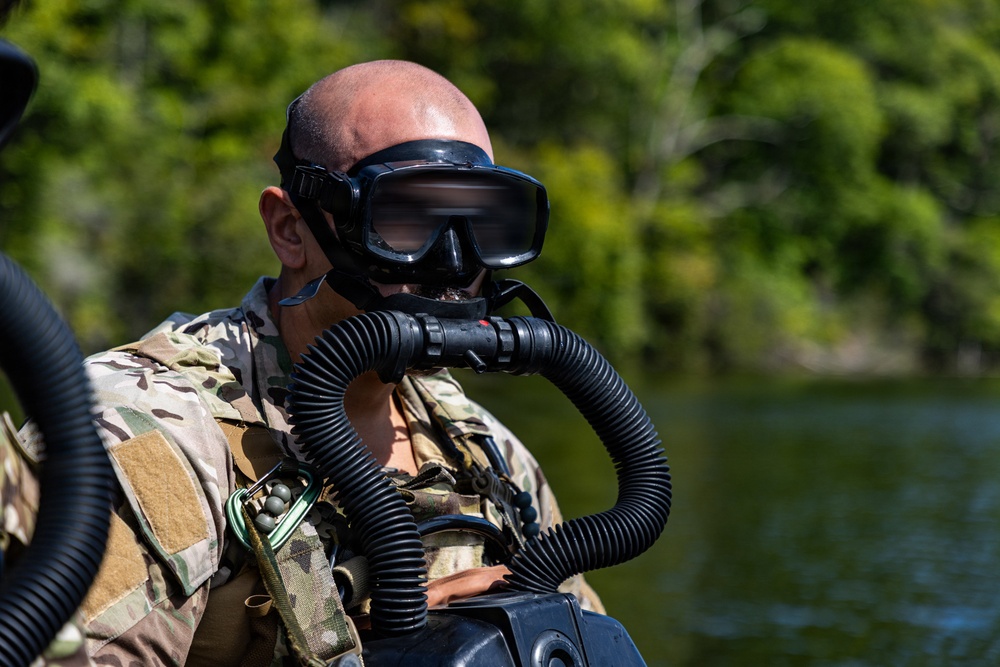 5th Special Forces Group Conducts Dive Training at Camp Buckner