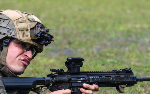 DELAYEN 26: MRF-D, French Armed Forces in French Polynesia conduct bilateral live-fire squad attack drills