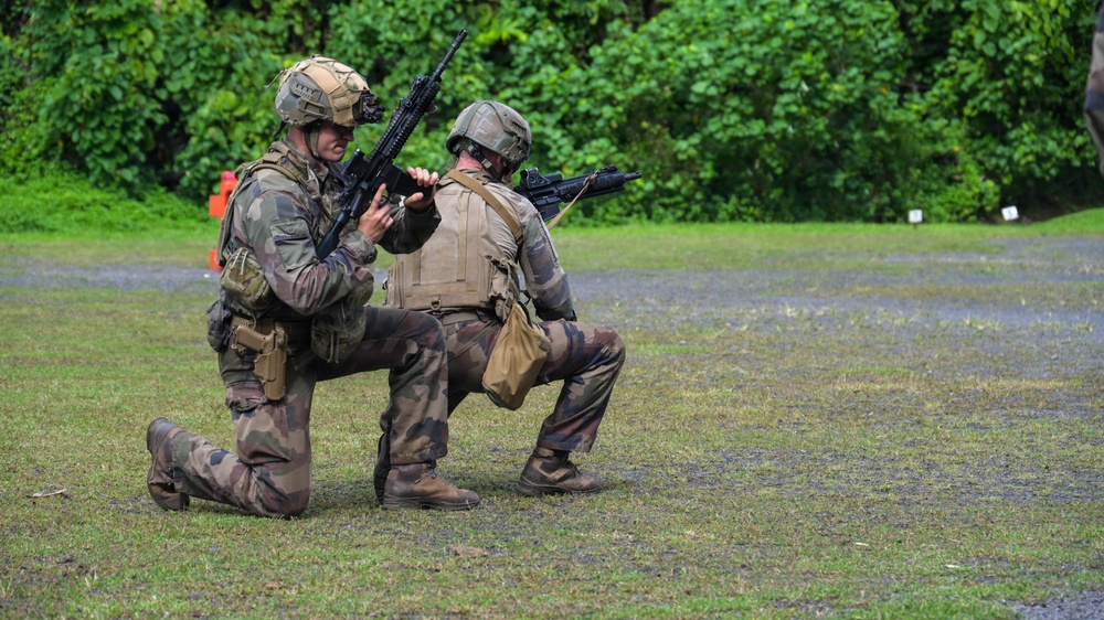 DELAYEN 26: MRF-D, French Armed Forces in French Polynesia conduct bilateral live-fire squad attack drills