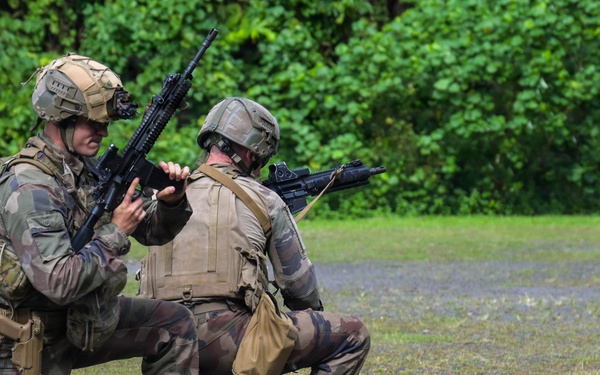 DELAYEN 26: MRF-D, French Armed Forces in French Polynesia conduct bilateral live-fire squad attack drills