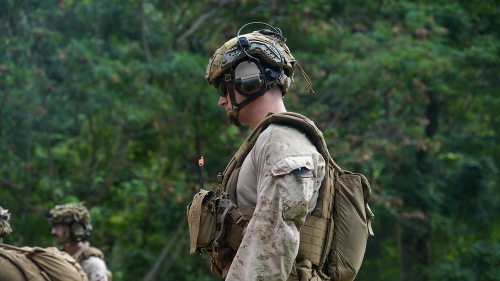 DELAYEN 26: MRF-D, French Armed Forces in French Polynesia conduct bilateral live-fire squad attack drills