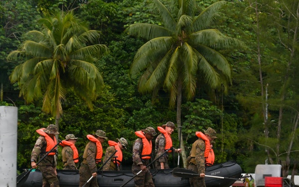DELAYEN 26: MRF-D Marines conduct amphibious movements in commando course