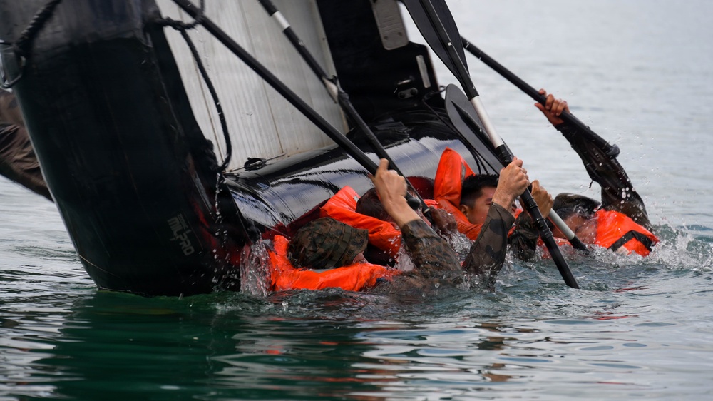 DELAYEN 26: MRF-D Marines conduct amphibious movements in commando course