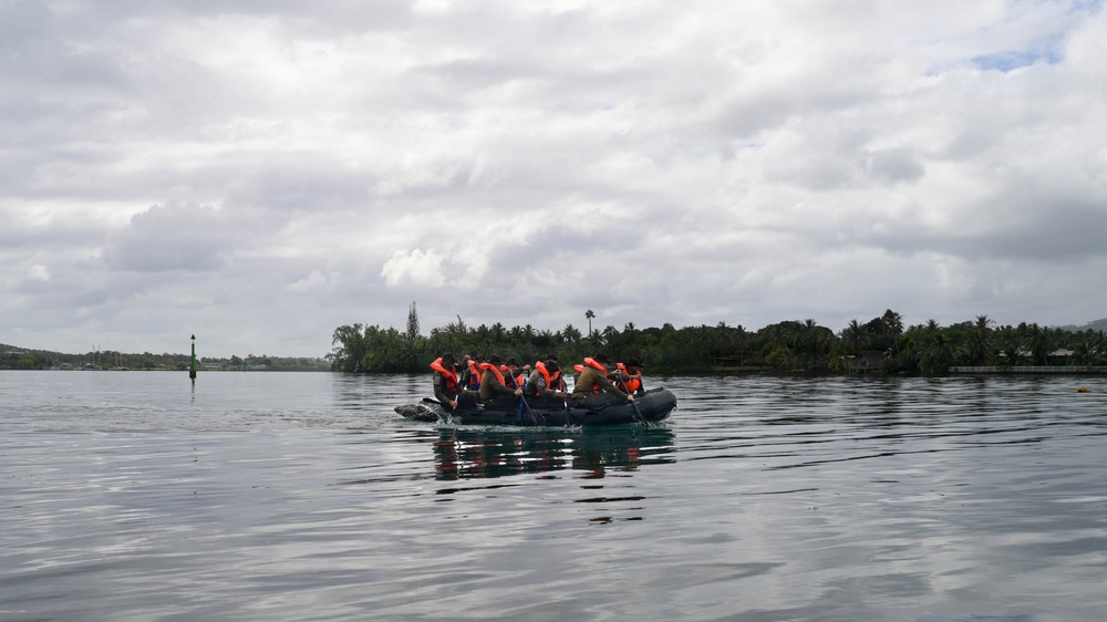DELAYEN 26: MRF-D Marines conduct amphibious movements in commando course